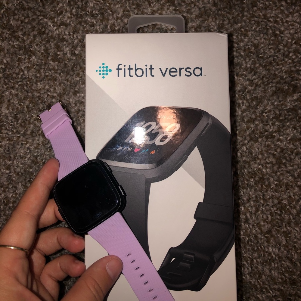 Fitbit Versa - image 1